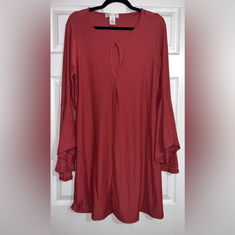 Planet Gold Bell sleeve dress With Keyhole Size Large Like New